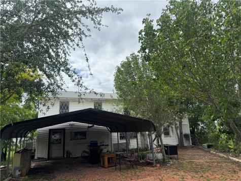 635 Victoria Avenue Taft TX 78390