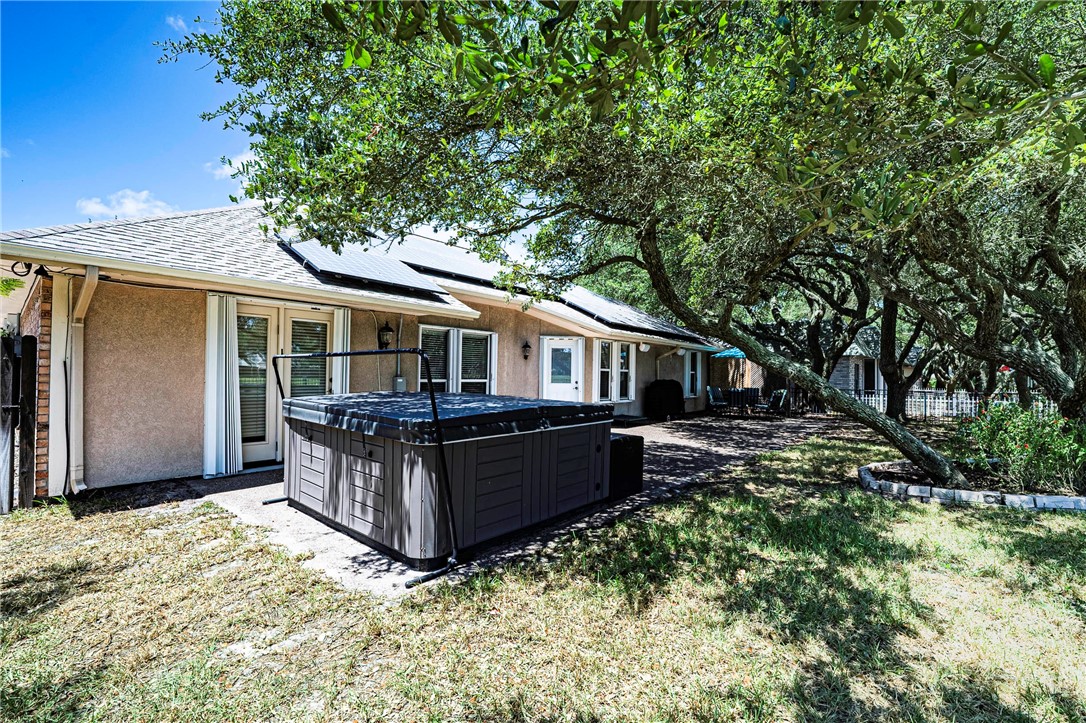 412 Fairway Oaks Street Rockport TX 78382