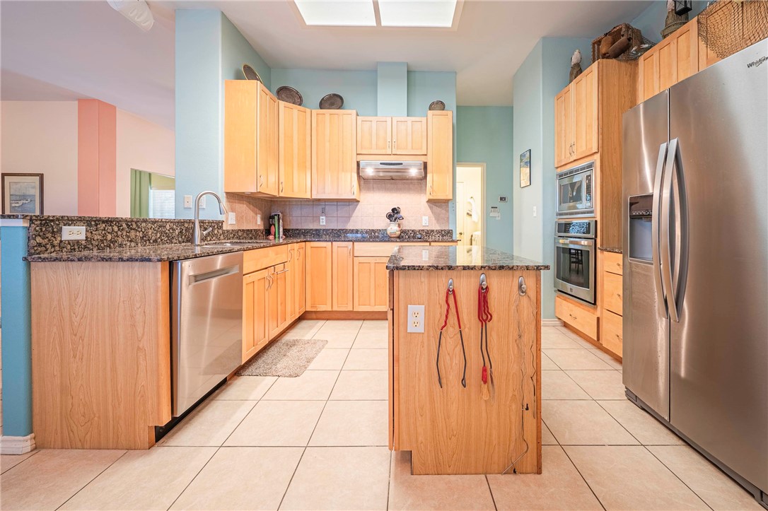 412 Fairway Oaks Street Rockport TX 78382