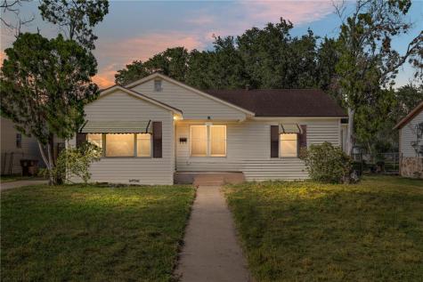 504 E Miller Avenue Kingsville TX 78363