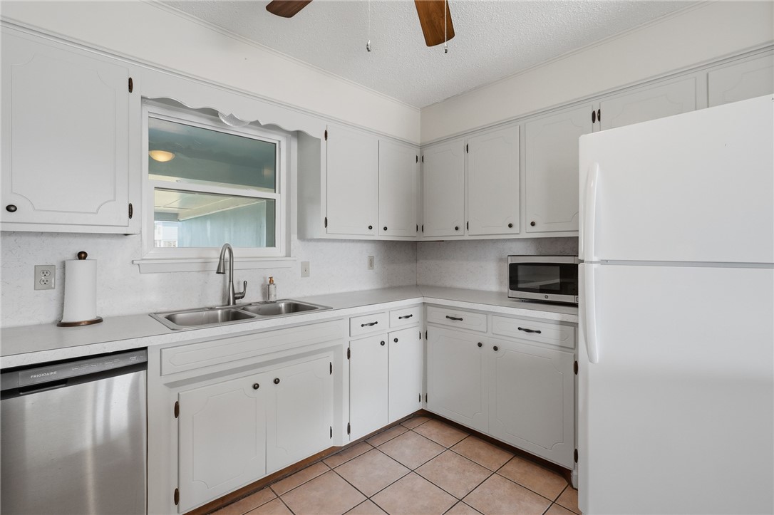 128 Palm Drive Rockport TX 78382