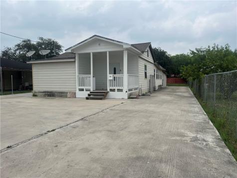205 W 3rd Street Alice TX 78332