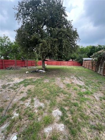 205 W 3rd Street Alice TX 78332