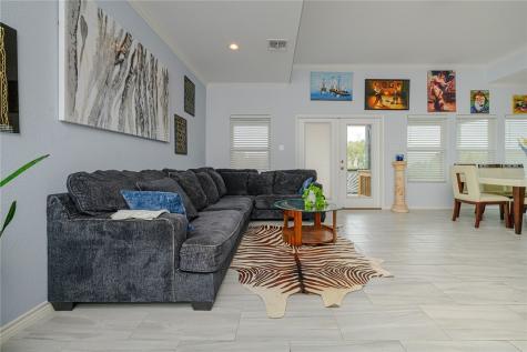 21 Bahama St S Rockport TX 78382