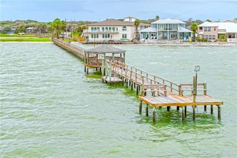 21 Bahama St S Rockport TX 78382