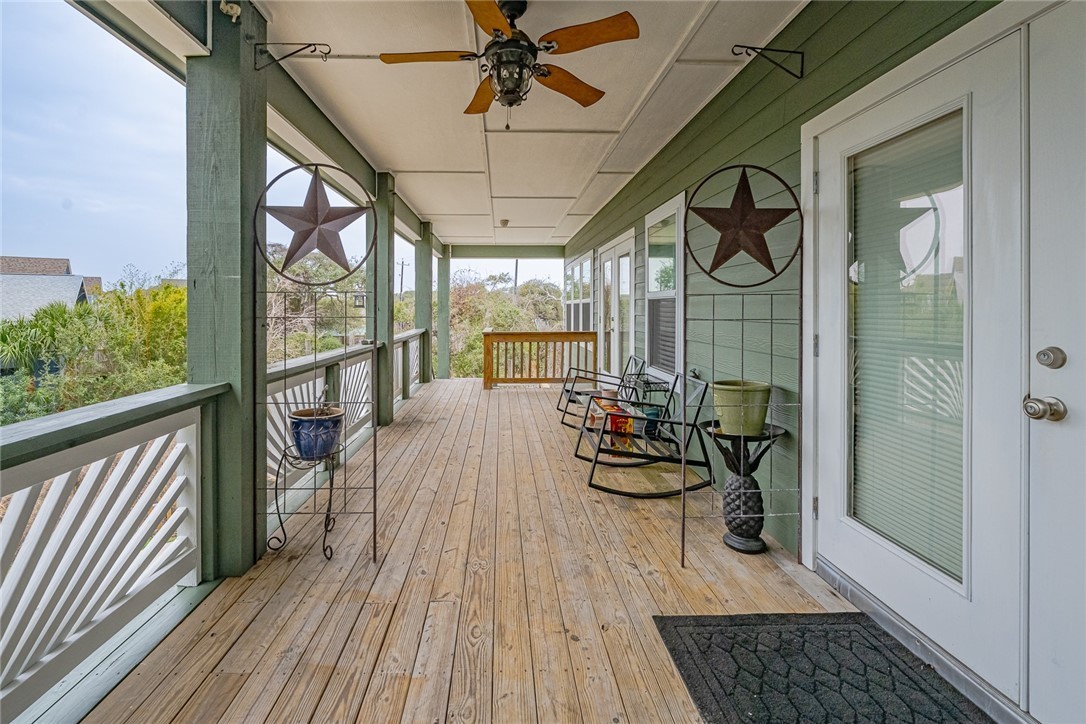21 Bahama St S Rockport TX 78382