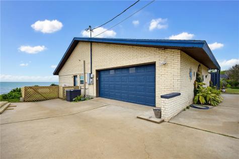 120 Shore Drive Portland TX 78374