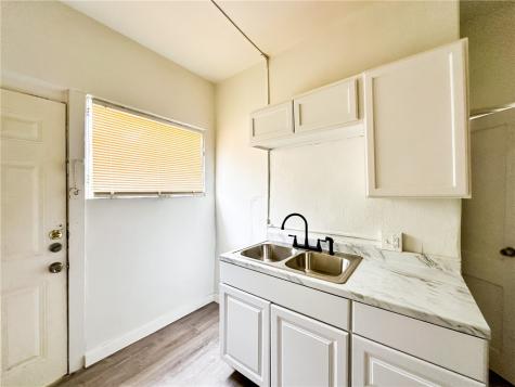 519 S Carancahua Street Corpus Christi TX 78401