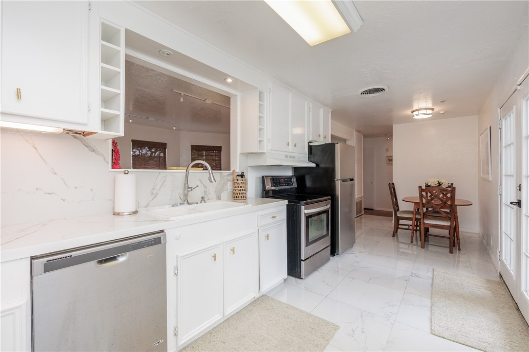 909 Dolphin Place Corpus Christi TX 78411