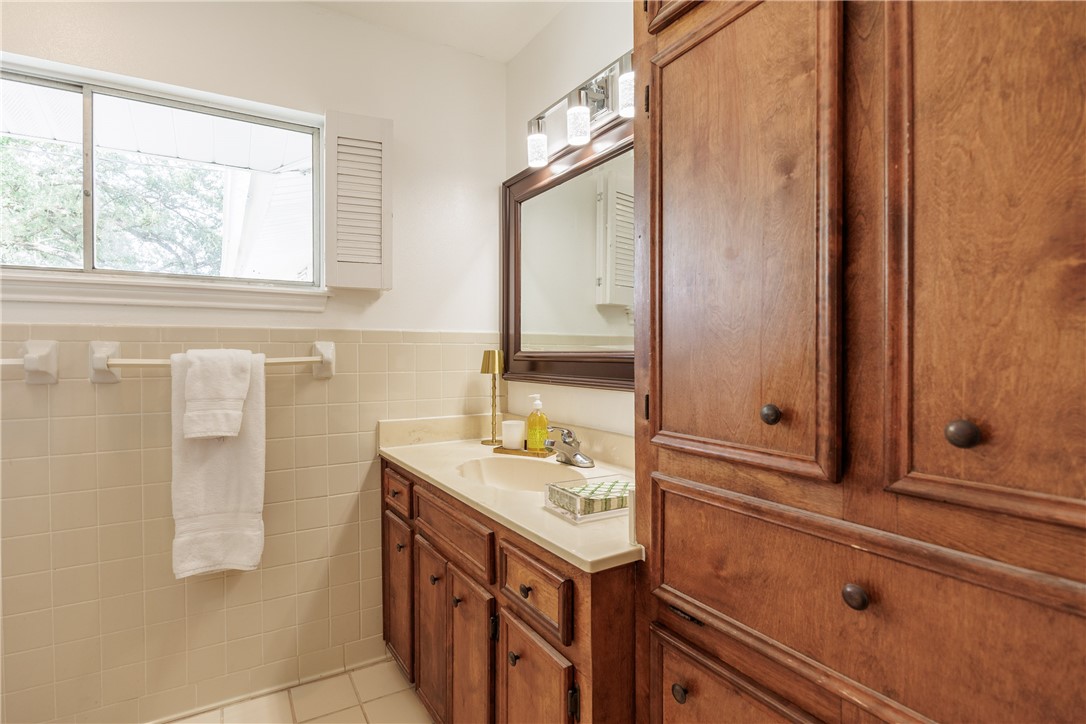 909 Dolphin Place Corpus Christi TX 78411