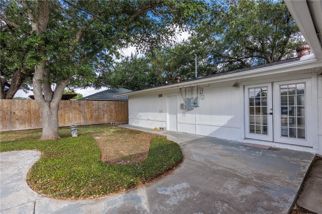 909 Dolphin Place Corpus Christi TX 78411