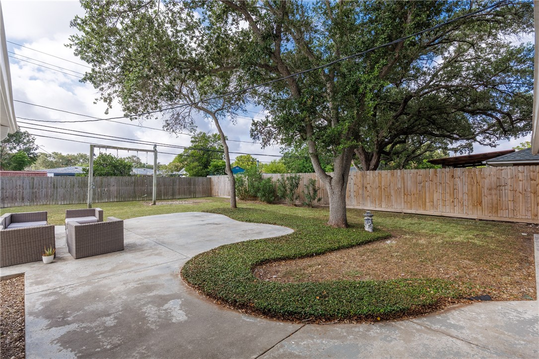 909 Dolphin Place Corpus Christi TX 78411