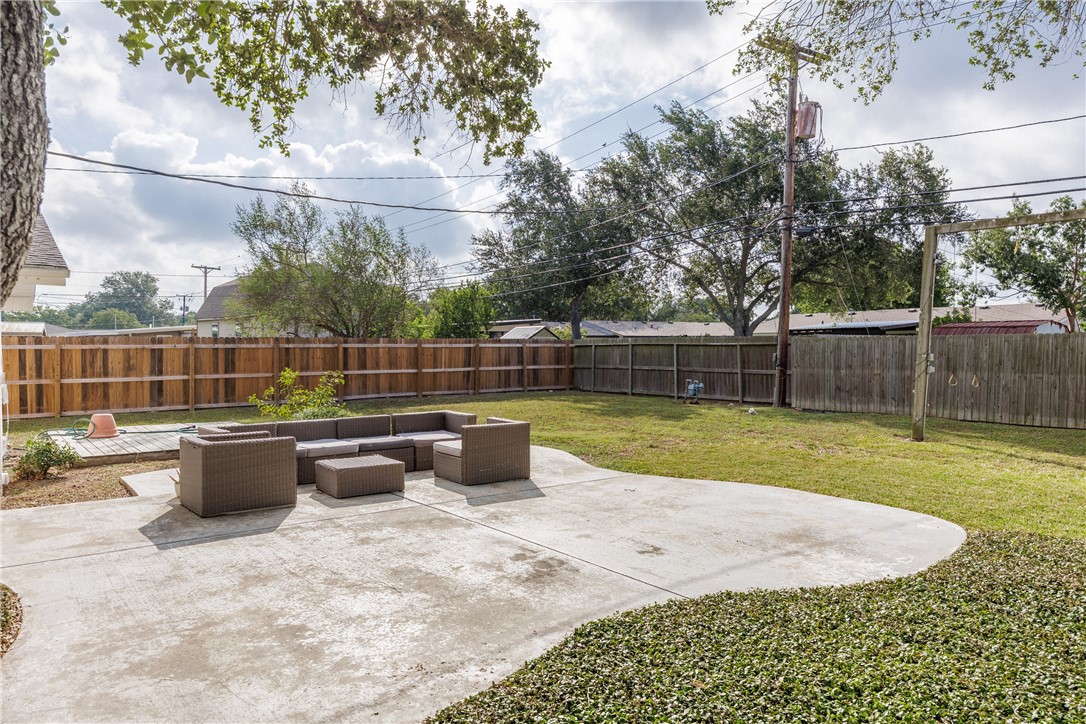 909 Dolphin Place Corpus Christi TX 78411