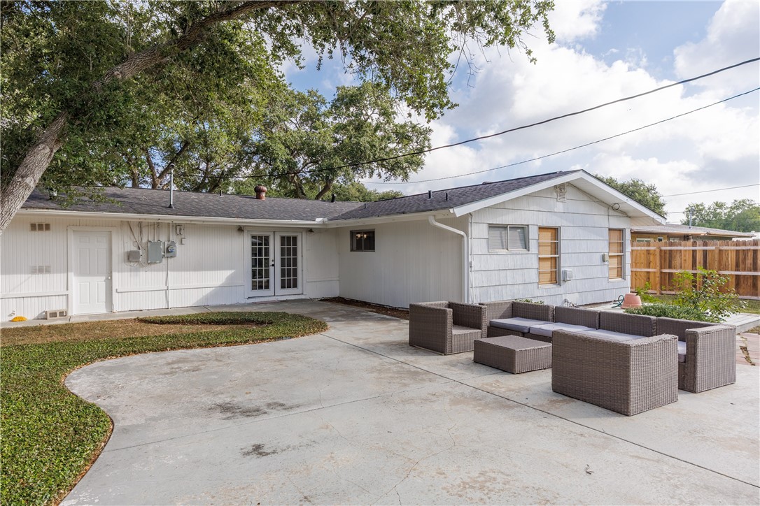 909 Dolphin Place Corpus Christi TX 78411