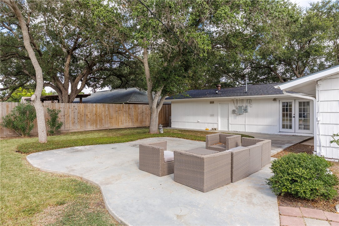 909 Dolphin Place Corpus Christi TX 78411