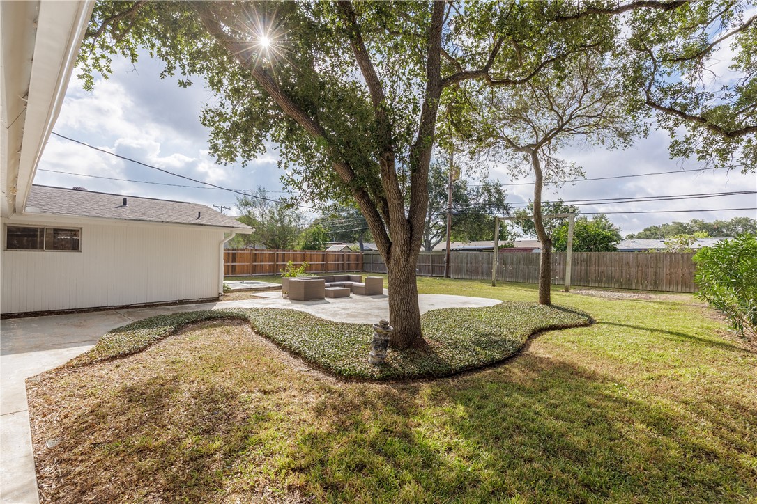 909 Dolphin Place Corpus Christi TX 78411