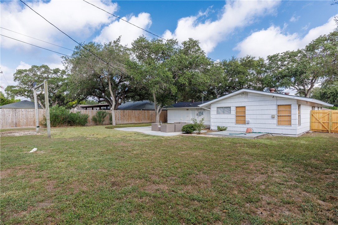 909 Dolphin Place Corpus Christi TX 78411