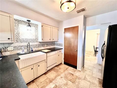 1518 W Waterview Street Portland TX 78374