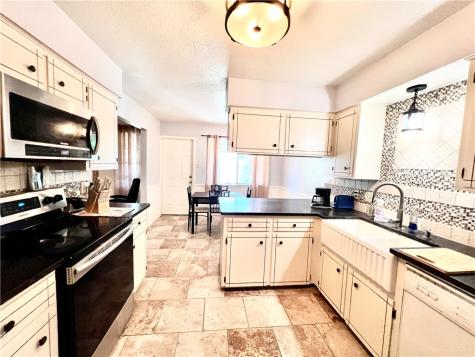 1518 W Waterview Street Portland TX 78374