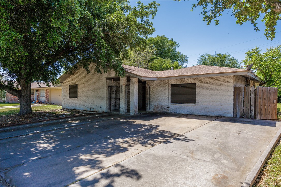 1711 Denver Street Portland TX 78374