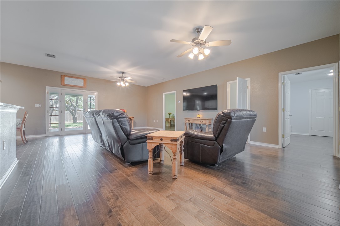 750 Redwood Avenue Rockport TX 78382