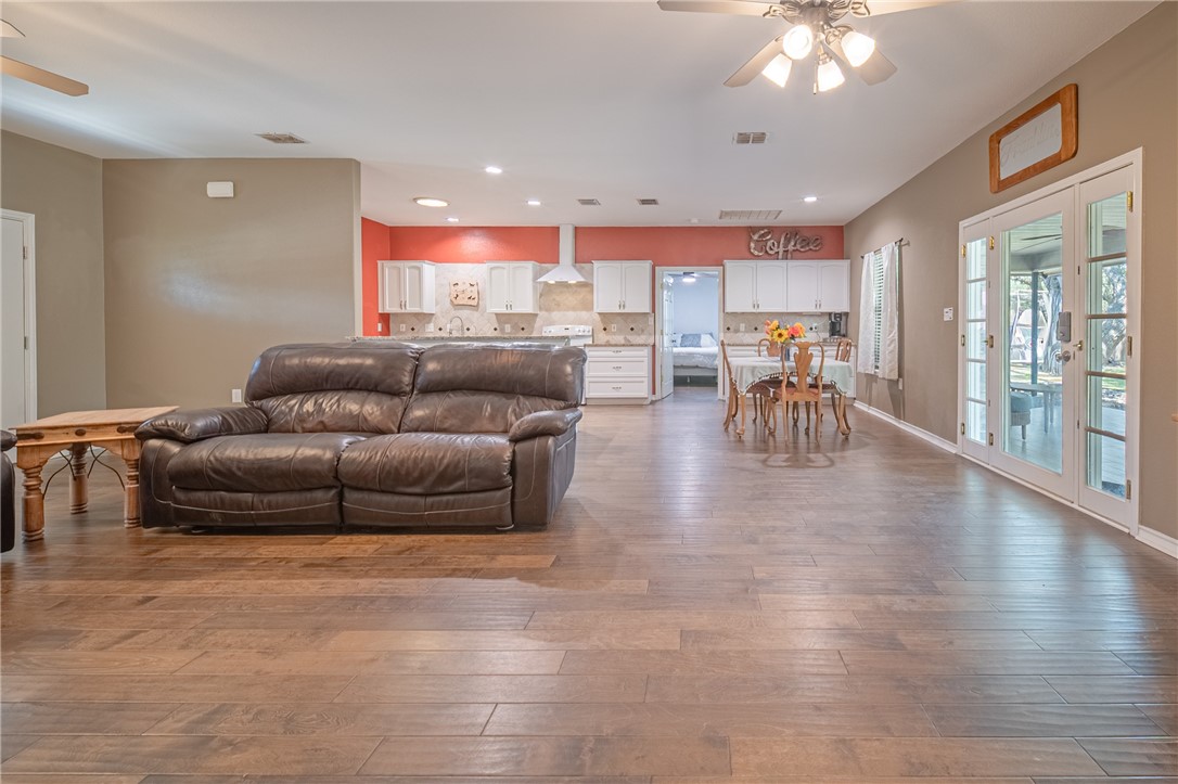 750 Redwood Avenue Rockport TX 78382