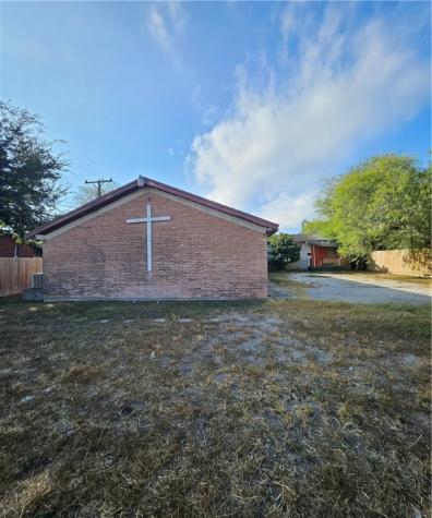 1225 E Lott Avenue Kingsville TX 78363