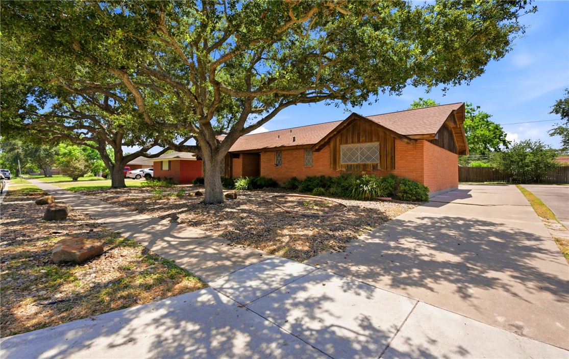 753 Burkshire Drive Corpus Christi TX 78412