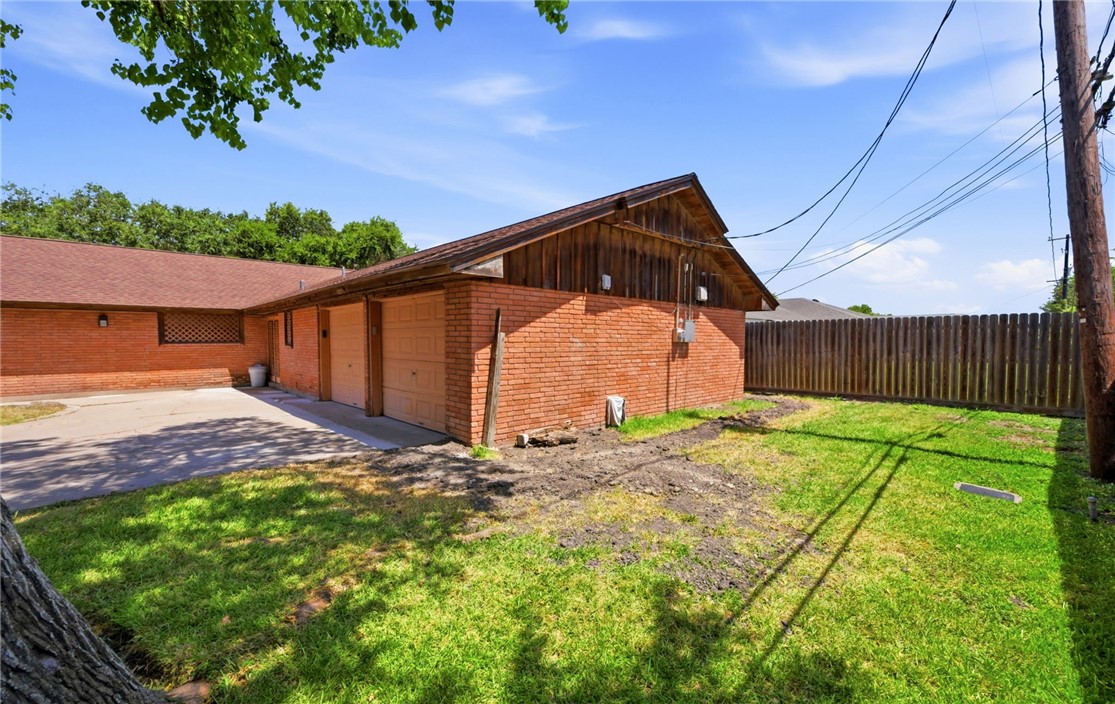 753 Burkshire Drive Corpus Christi TX 78412