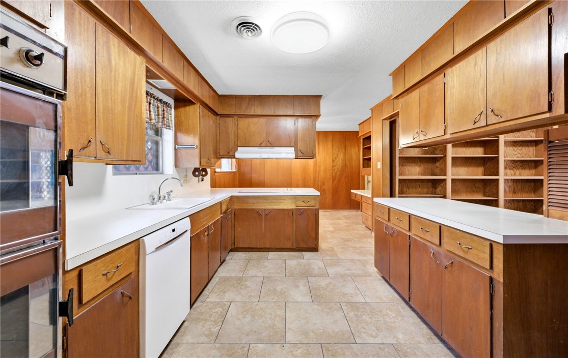 753 Burkshire Drive Corpus Christi TX 78412