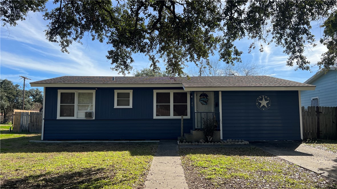 348 Mesquite Street Sinton TX 78387