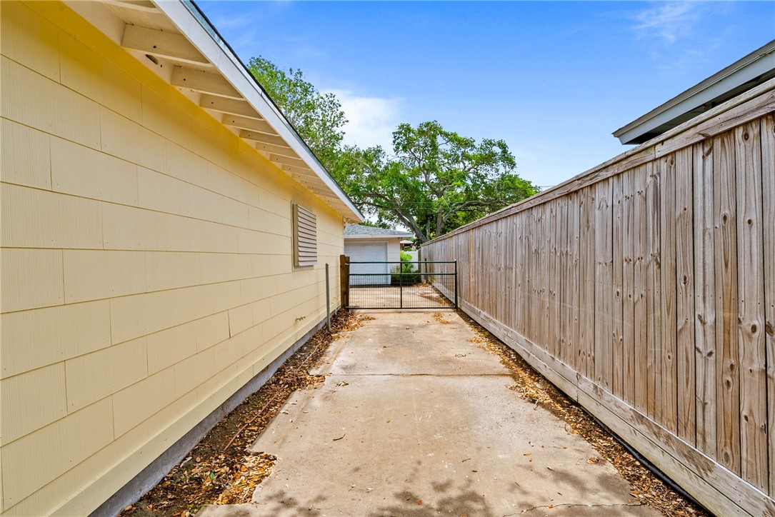 941 Grant Place Corpus Christi TX 78411
