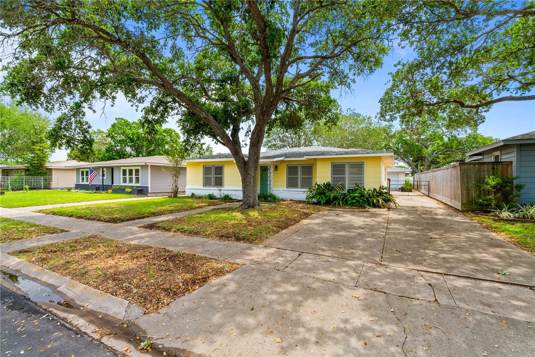 941 Grant Place Corpus Christi TX 78411