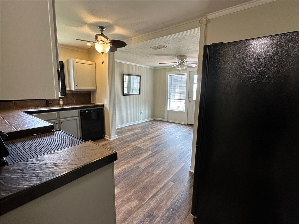 230 Lola Johnson Corpus Christi TX 78418