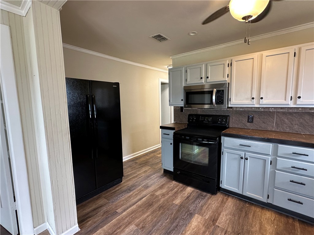 230 Lola Johnson Corpus Christi TX 78418