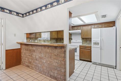 2486 Oak Park Ingleside TX 78362