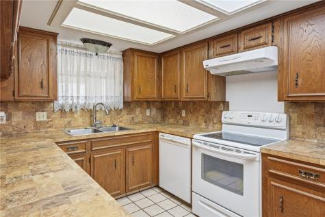 2486 Oak Park Ingleside TX 78362