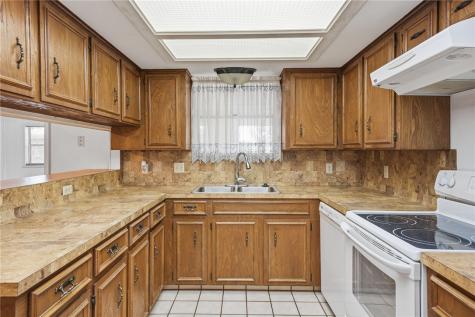 2486 Oak Park Ingleside TX 78362
