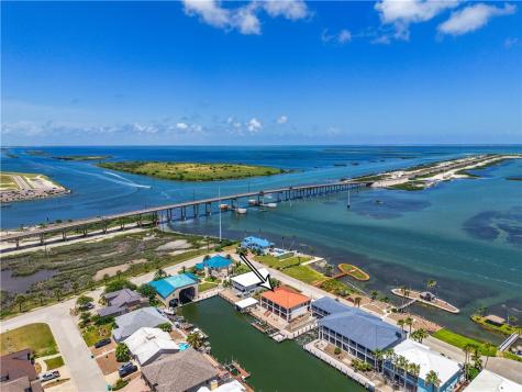 130 Bay Harbor Drive 4 Aransas Pass TX 78336