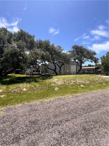 312 Traylor Avenue Rockport TX 78382