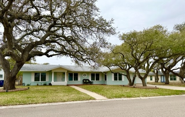 1905 Glass Avenue Rockport TX 78382