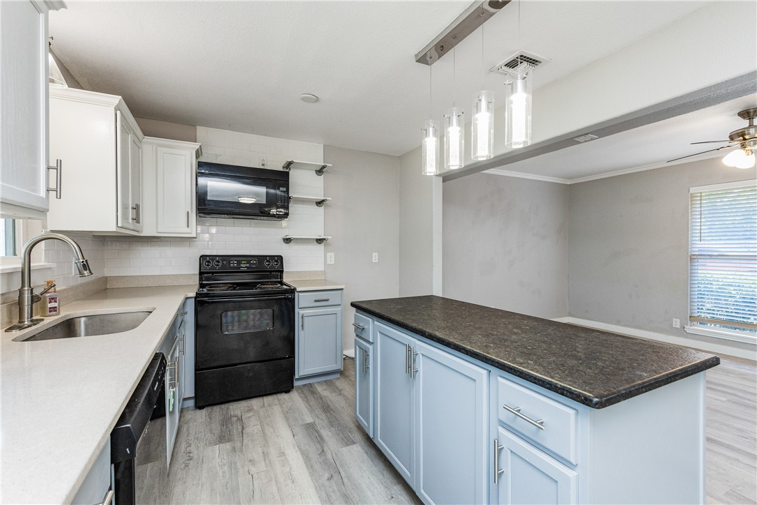 338 Belmont Dr SW Corpus Christi TX 78418