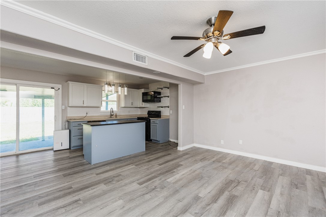 338 Belmont Dr SW Corpus Christi TX 78418
