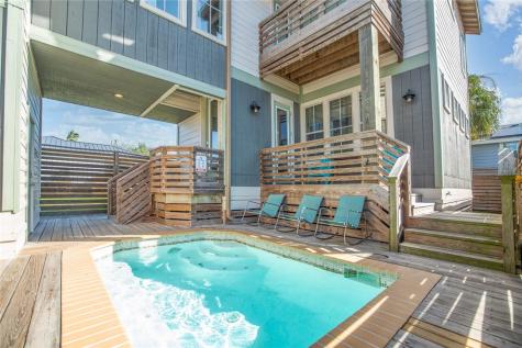 147 W Brundrett Avenue Port Aransas TX 78373