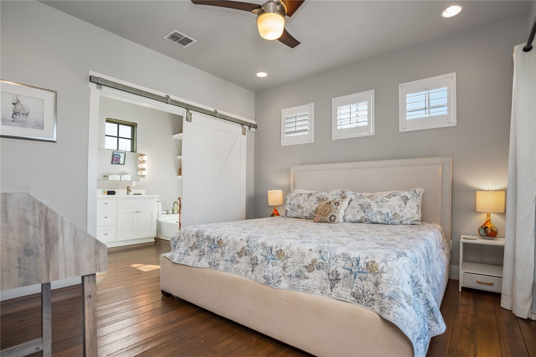 147 W Brundrett Avenue Port Aransas TX 78373