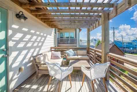 147 W Brundrett Avenue Port Aransas TX 78373