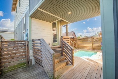 147 W Brundrett Avenue Port Aransas TX 78373