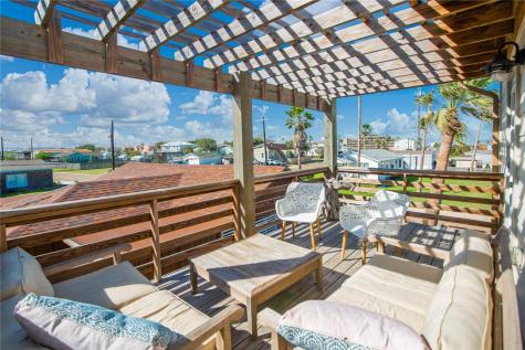 147 W Brundrett Avenue Port Aransas TX 78373