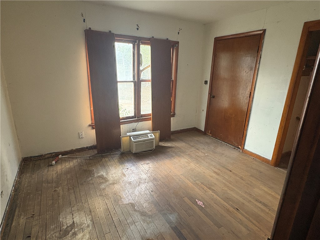 104 Charles St S George West TX 78022