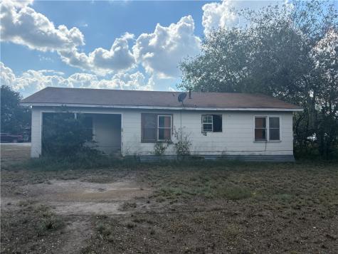 104 Charles Street S George West TX 78022